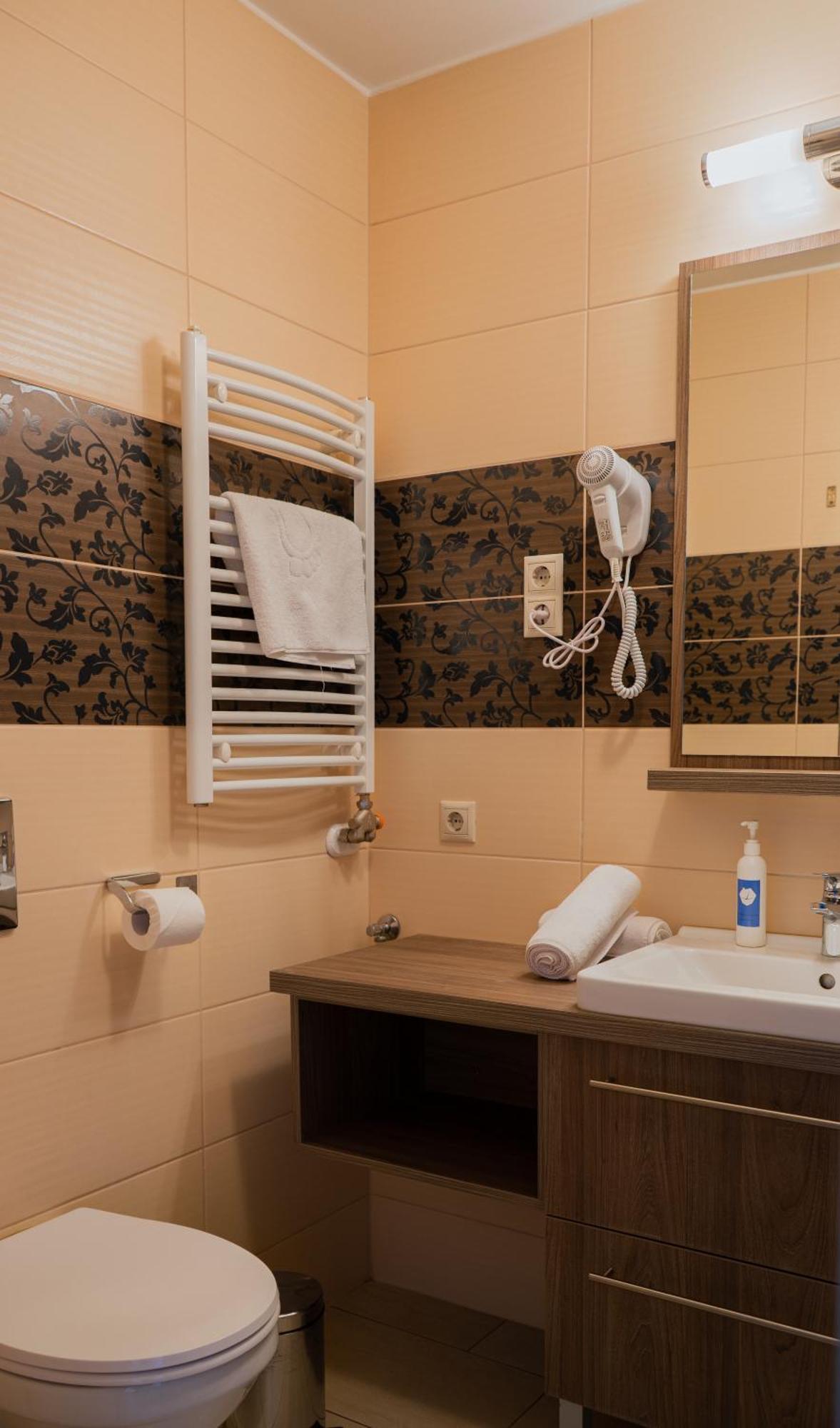 Zafir Apartman Sárvár Buitenkant foto