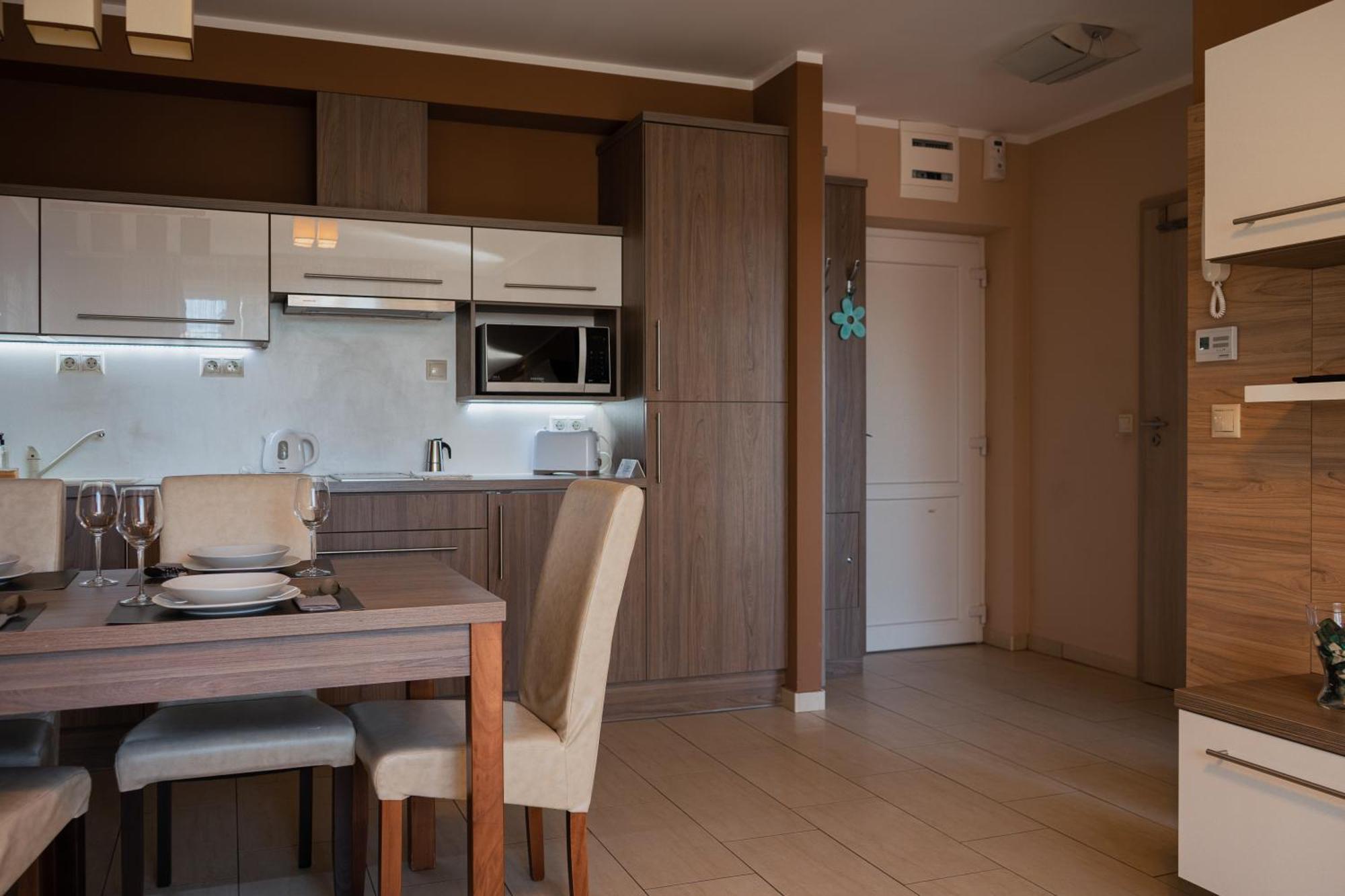 Zafir Apartman Sárvár Buitenkant foto