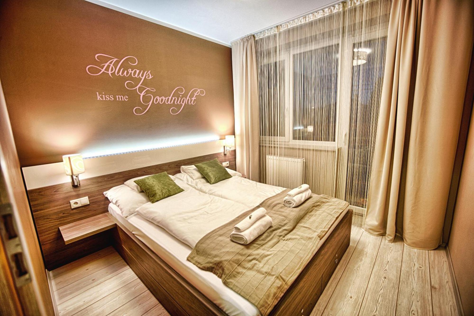 Zafir Apartman Sárvár Buitenkant foto