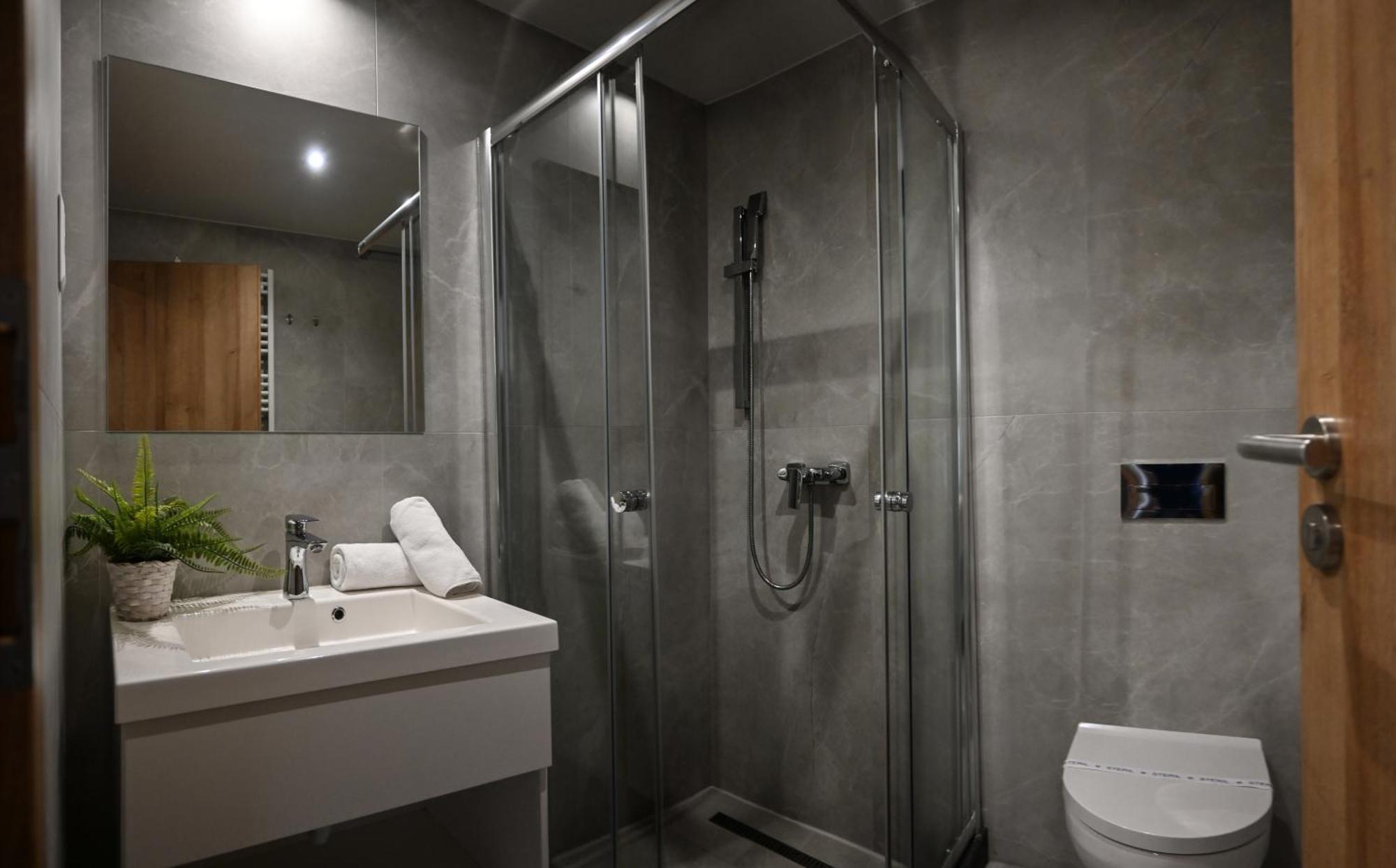 Zafir Apartman Sárvár Buitenkant foto