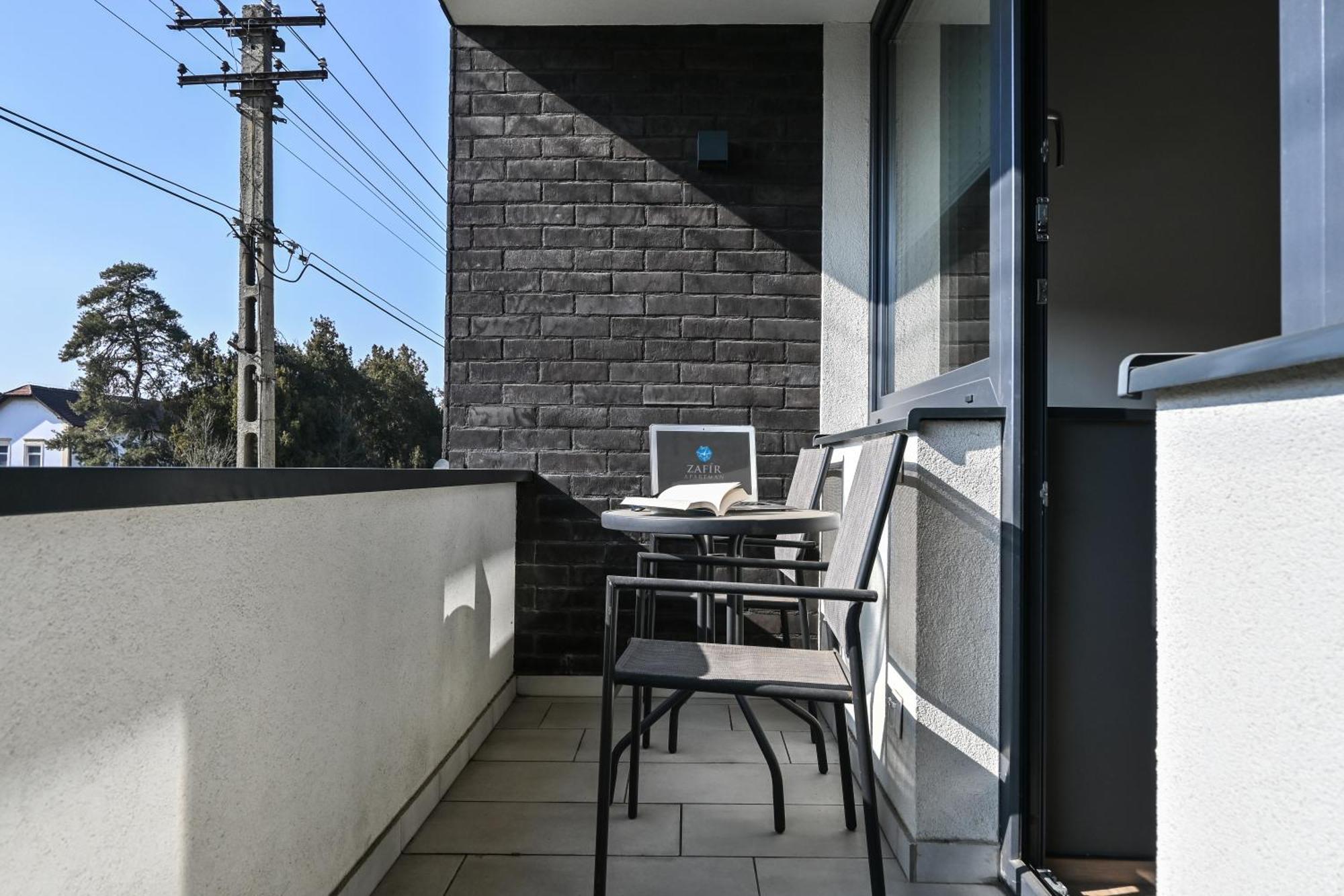 Zafir Apartman Sárvár Buitenkant foto