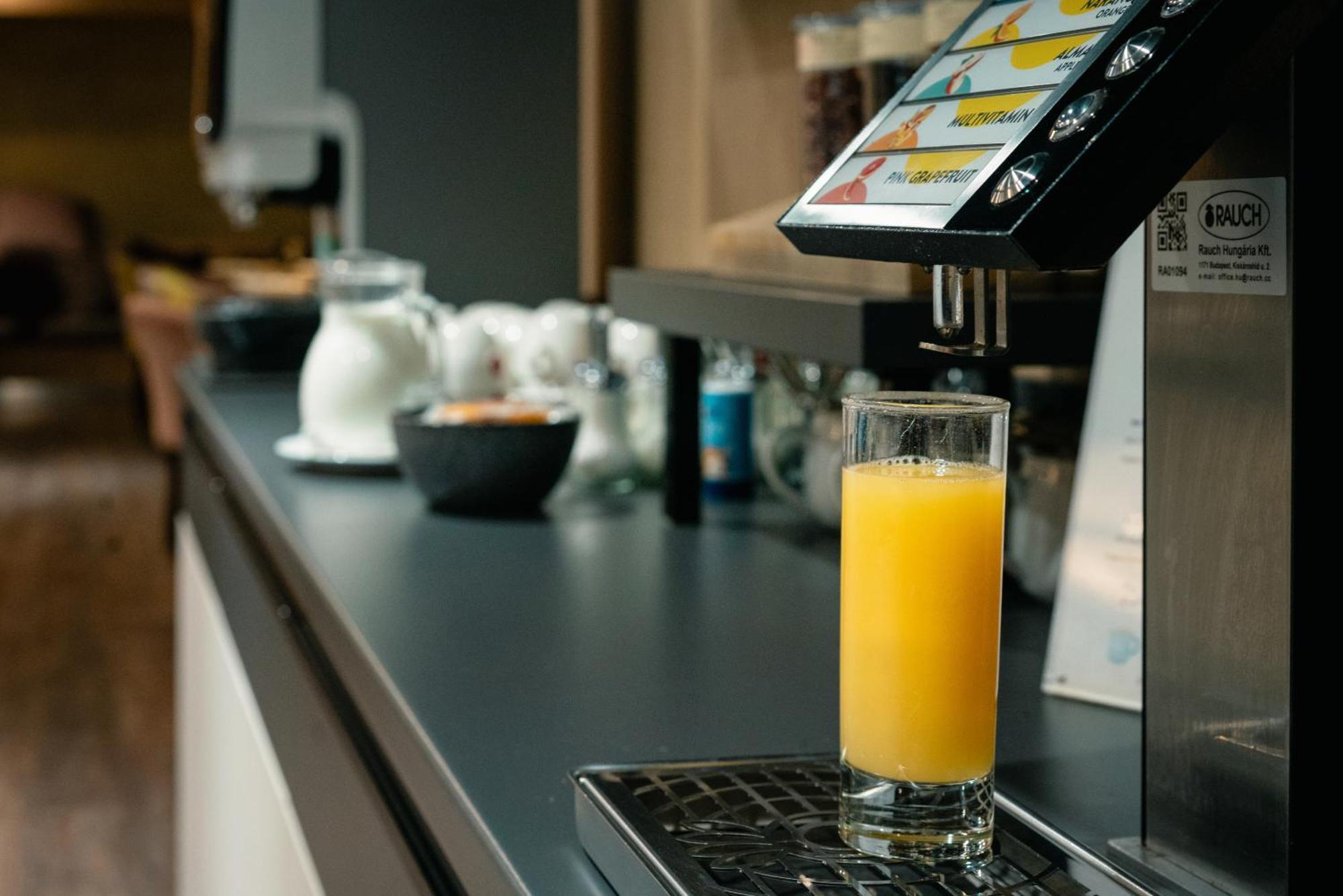 Zafir Apartman Sárvár Buitenkant foto