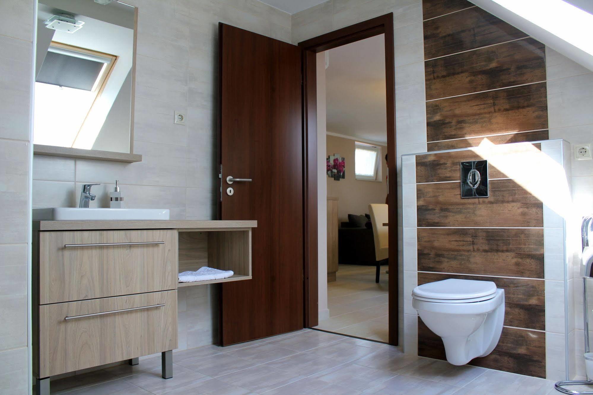 Zafir Apartman Sárvár Buitenkant foto
