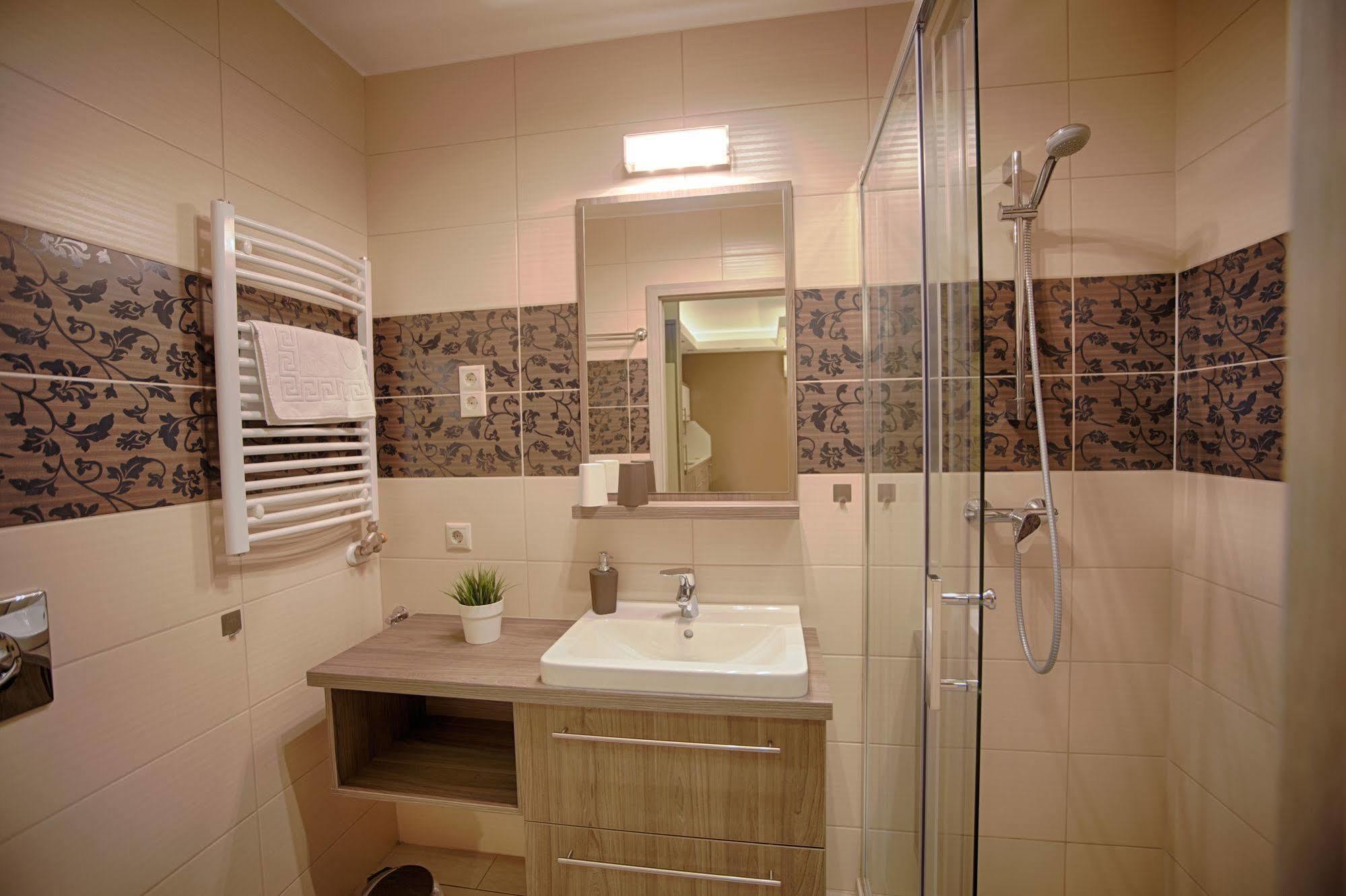 Zafir Apartman Sárvár Buitenkant foto